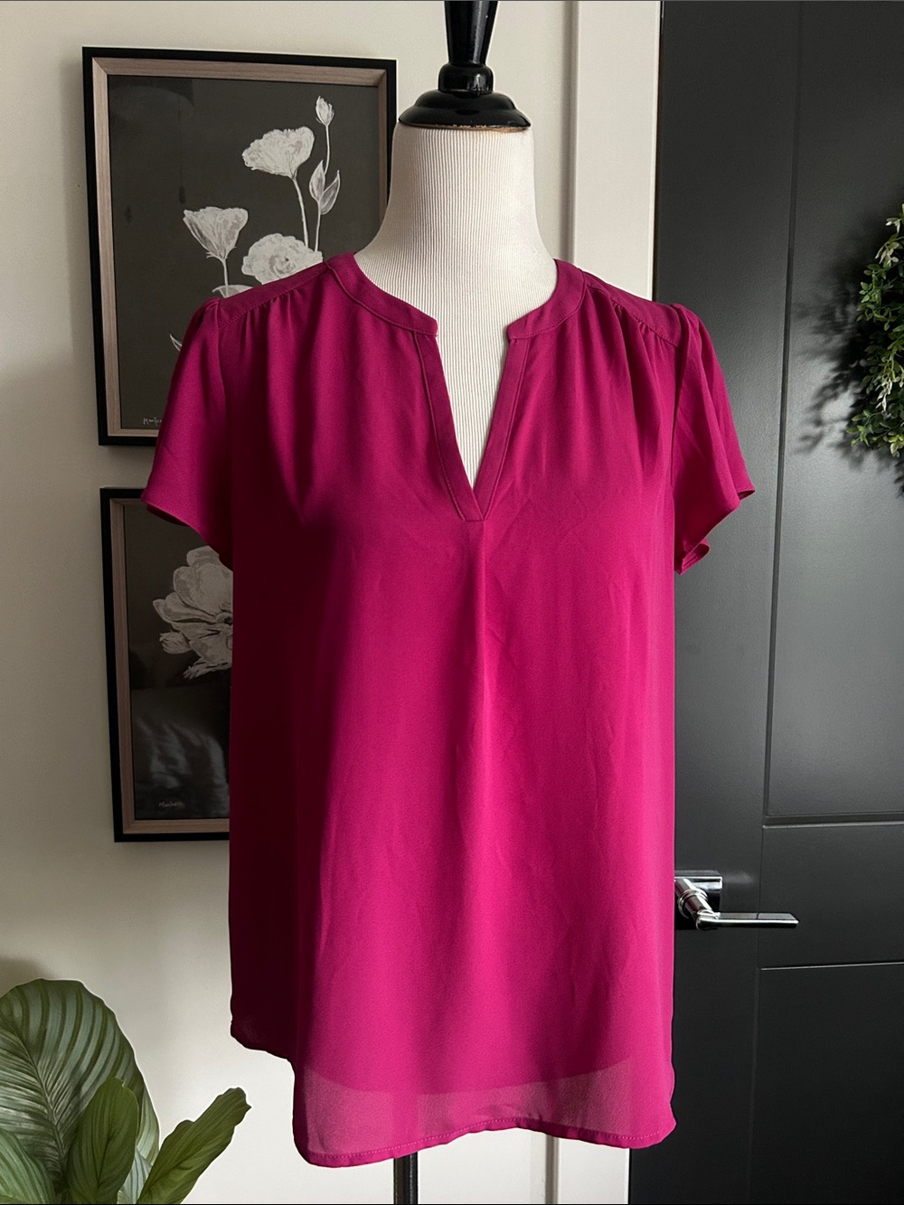 🌺 S Split-Neck Short Sleeve pleated Blouse — Fuchsia dark pink